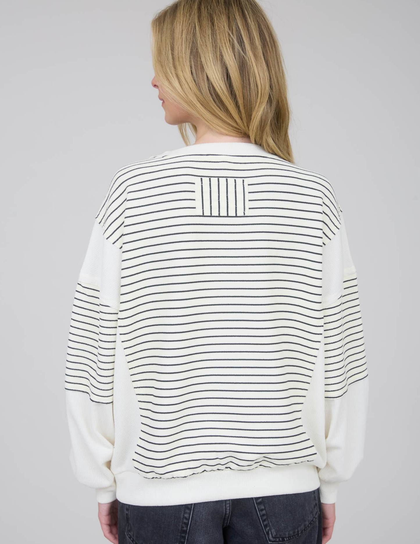 Contrast Stripe Raw Edge Long Sleeve Knit Top